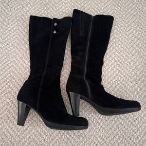 La CANADIENNE waterproof black suede boots